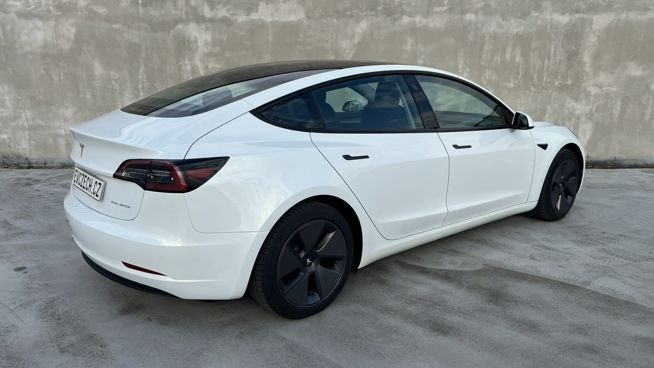 Tesla Model 3 Long Range AWD 2021 — 4