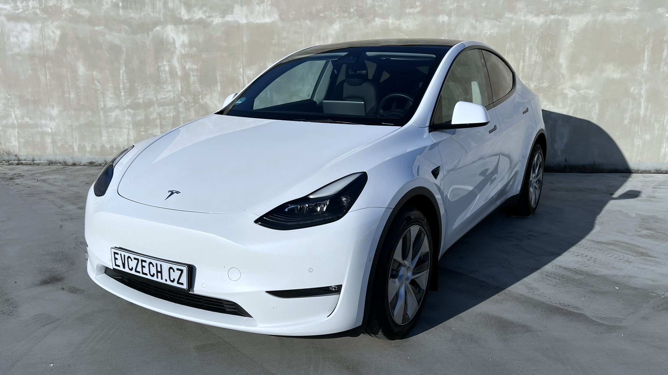 Tesla Model Y Long Range AWD 2022 — 1