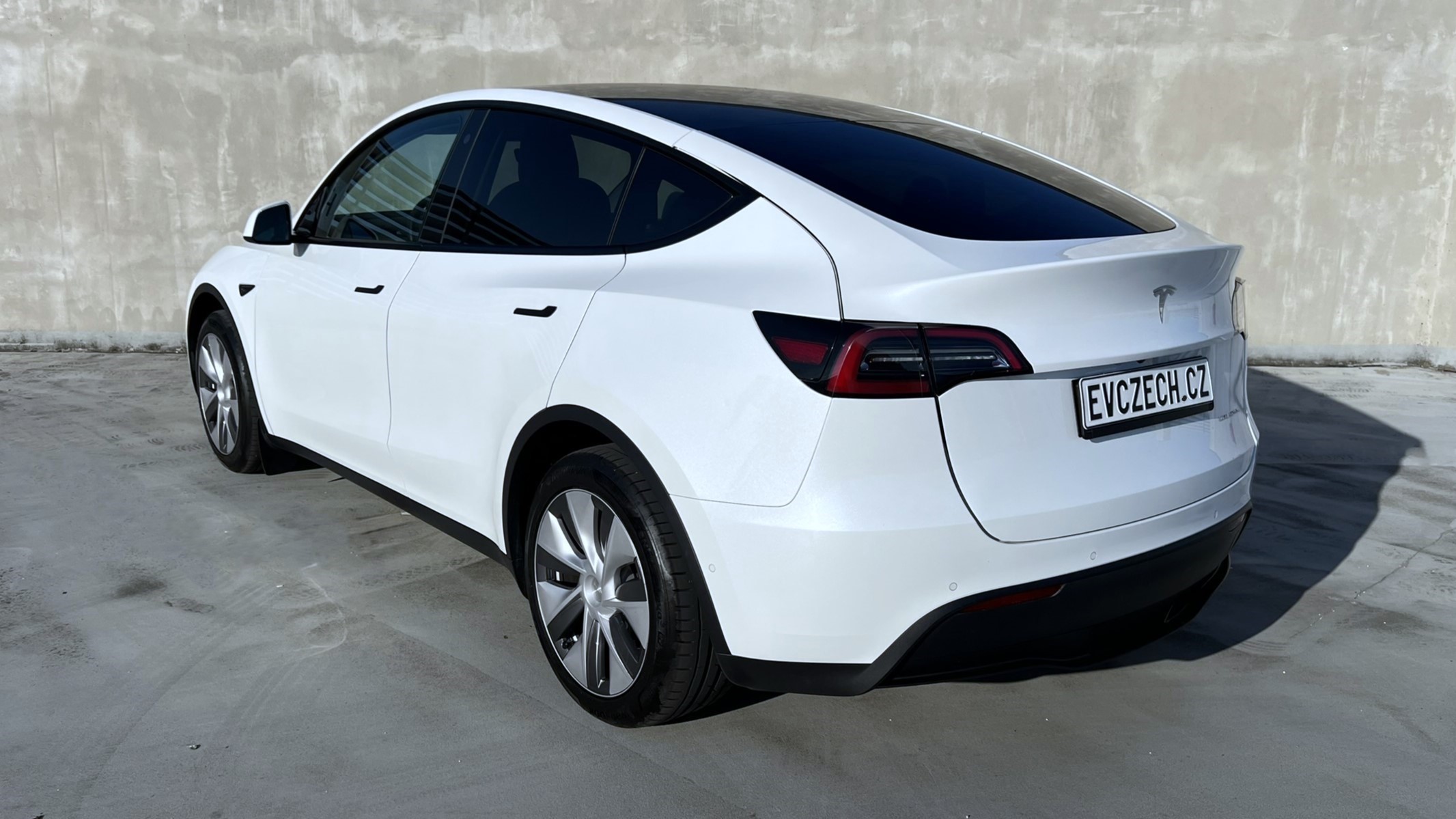 Tesla Model Y Long Range AWD 2022 — 4